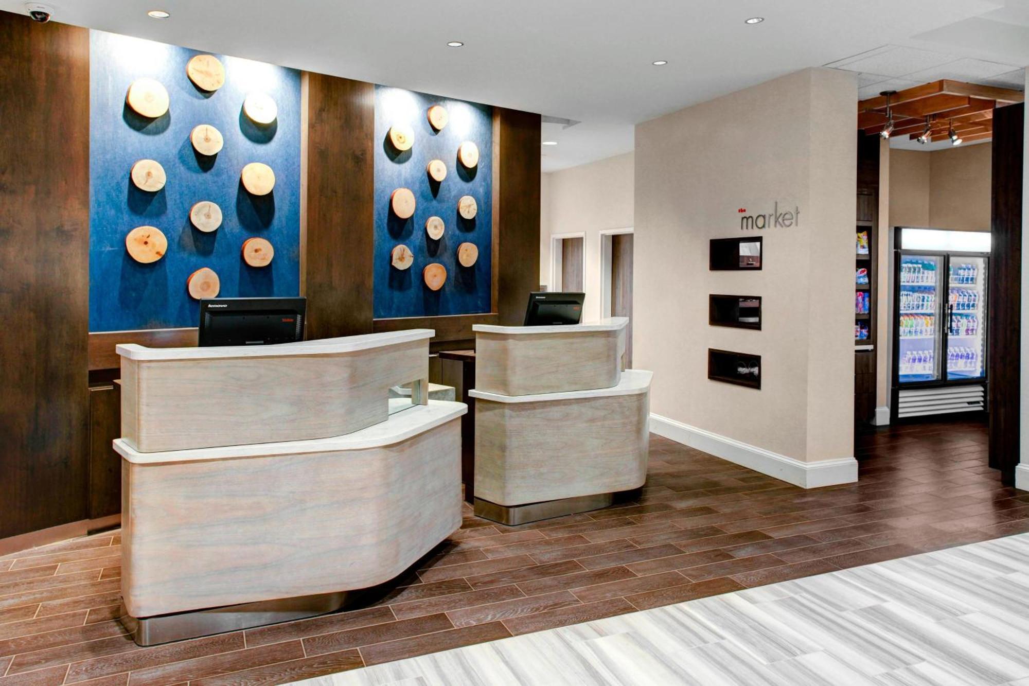 Отель Courtyard By Marriott Карролтон Экстерьер фото