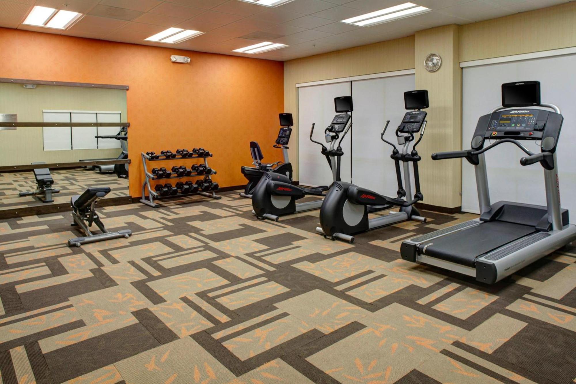 Отель Courtyard By Marriott Карролтон Экстерьер фото