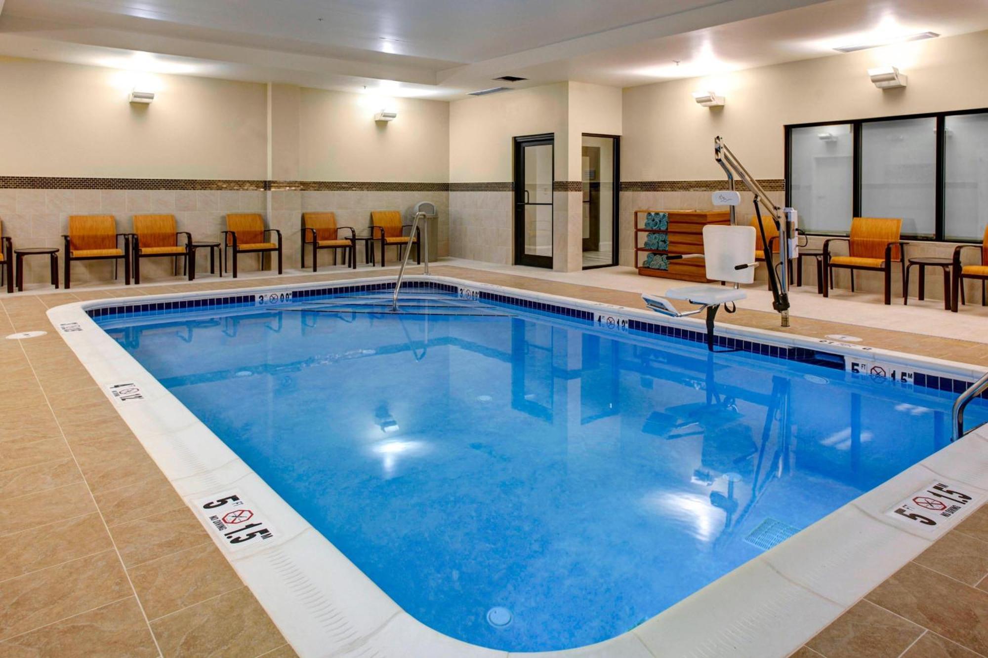Отель Courtyard By Marriott Карролтон Экстерьер фото