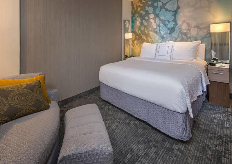 Отель Courtyard By Marriott Карролтон Экстерьер фото